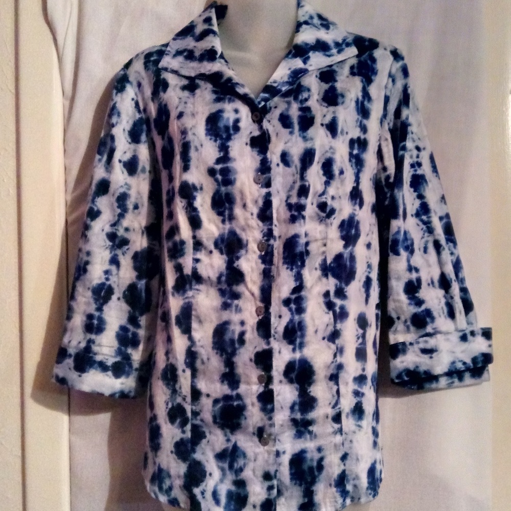 Chico's Waterdrop Button up Blouse